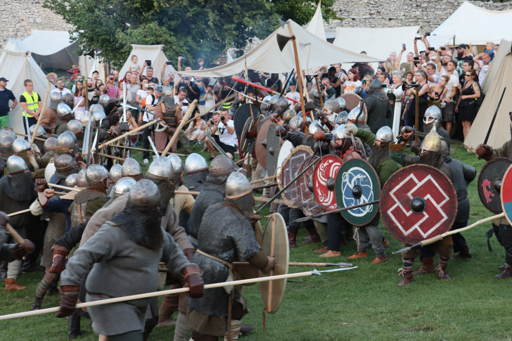 XVII najazd Barbarzyńców - Zamek Ogrodzieniec