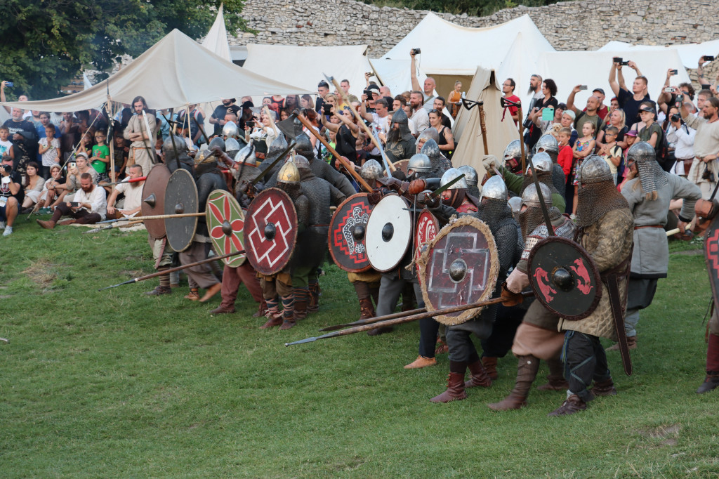 XVII najazd Barbarzyńców - Zamek Ogrodzieniec