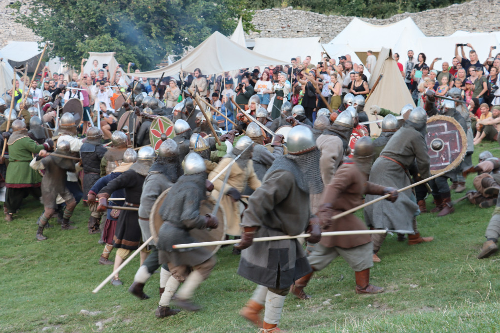 XVII najazd Barbarzyńców - Zamek Ogrodzieniec