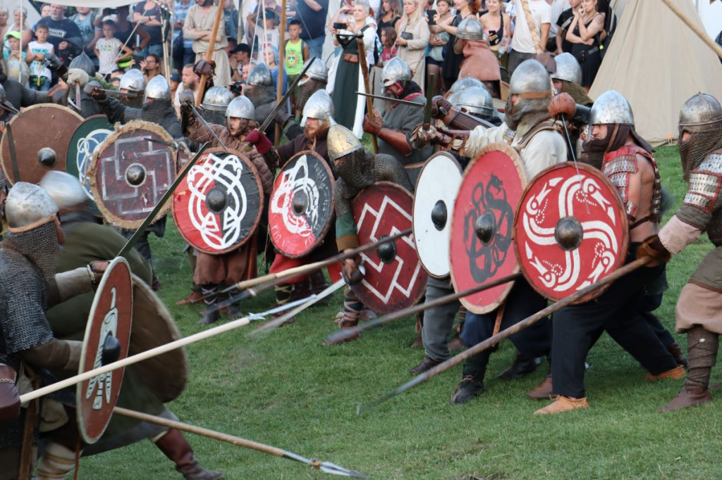 XVII najazd Barbarzyńców - Zamek Ogrodzieniec