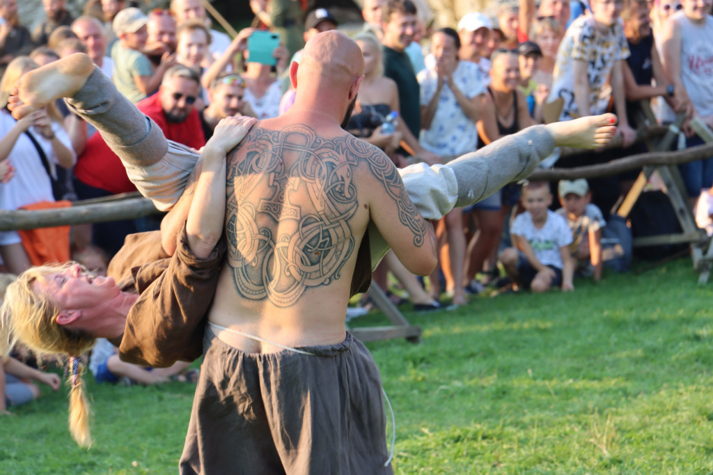 XVII najazd Barbarzyńców - Zamek Ogrodzieniec