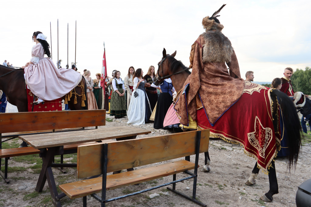 Teatr Konny na Zamku Ogrodzieniec w Podzamczu