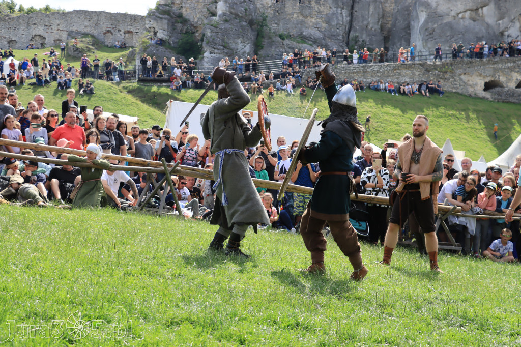 Zamek Ogrodzieniec w Podzamczu - XVIII Najazd Barbarzyńców.