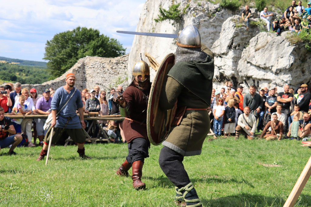 Zamek Ogrodzieniec w Podzamczu - XVIII Najazd Barbarzyńców.