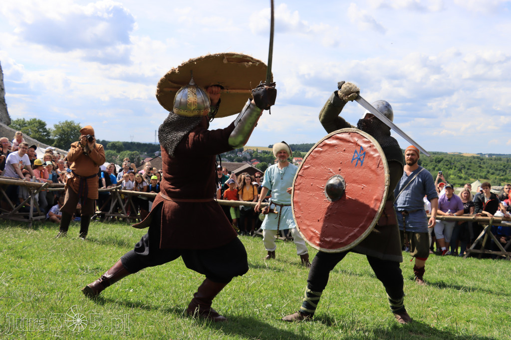 Zamek Ogrodzieniec w Podzamczu - XVIII Najazd Barbarzyńców.