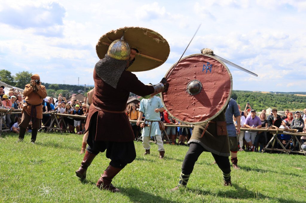 Zamek Ogrodzieniec w Podzamczu - XVIII Najazd Barbarzyńców.
