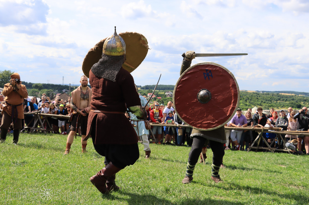 Zamek Ogrodzieniec w Podzamczu - XVIII Najazd Barbarzyńców.