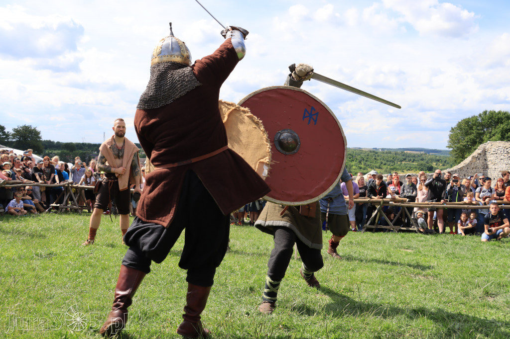 Zamek Ogrodzieniec w Podzamczu - XVIII Najazd Barbarzyńców.
