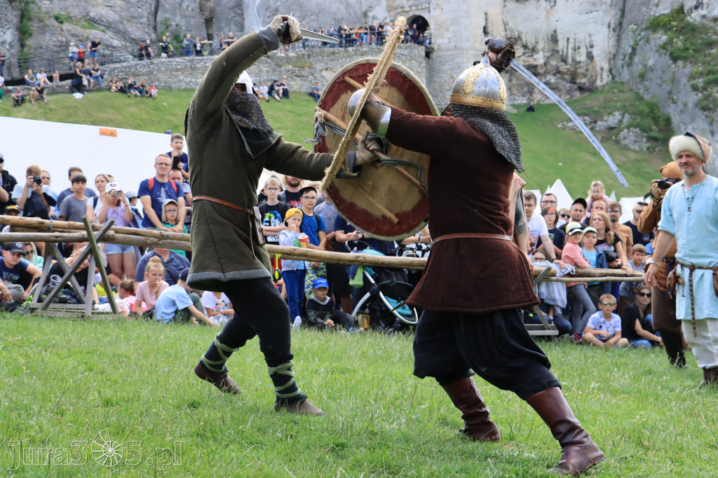 Zamek Ogrodzieniec w Podzamczu - XVIII Najazd Barbarzyńców.
