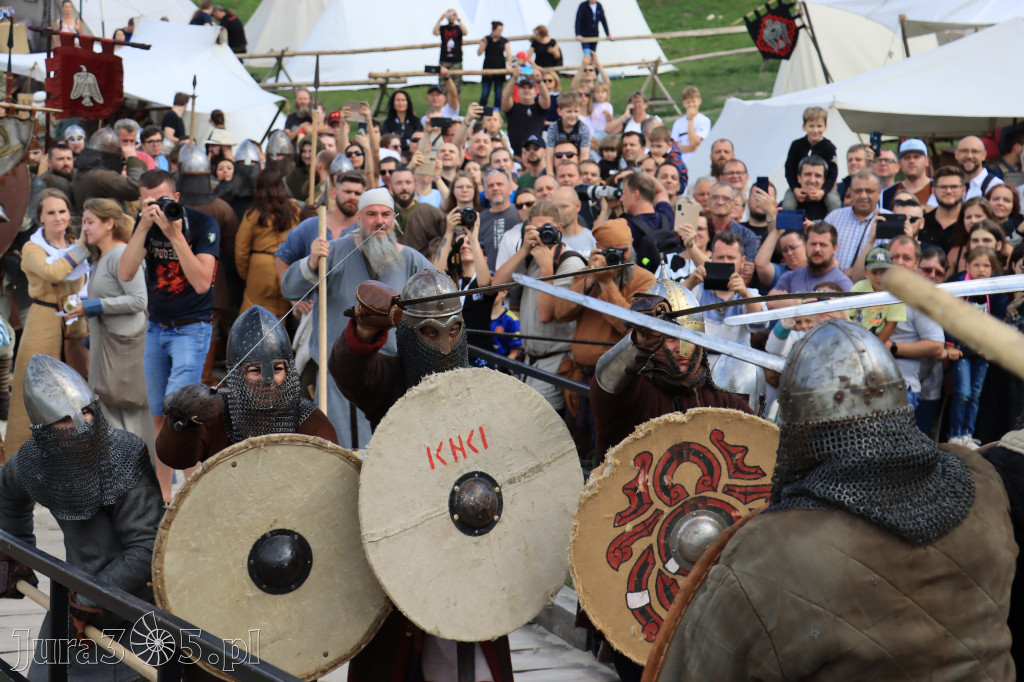Zamek Ogrodzieniec w Podzamczu - XVIII Najazd Barbarzyńców.
