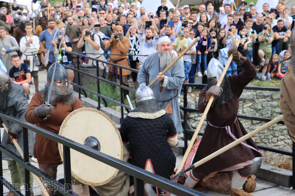 Zamek Ogrodzieniec w Podzamczu - XVIII Najazd Barbarzyńców.
