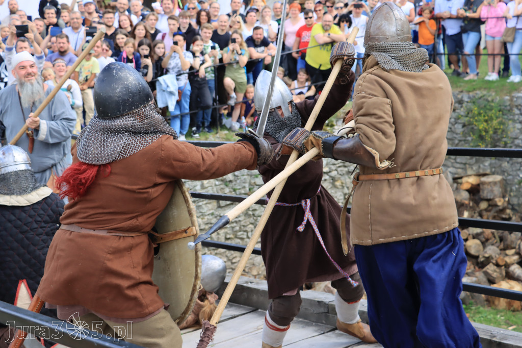 Zamek Ogrodzieniec w Podzamczu - XVIII Najazd Barbarzyńców.
