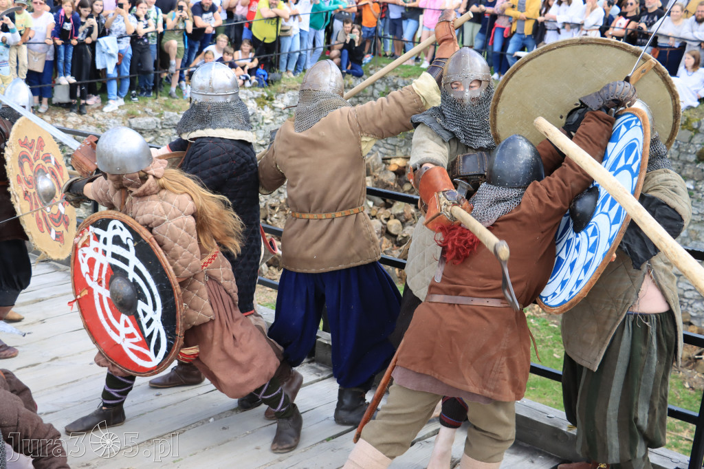 Zamek Ogrodzieniec w Podzamczu - XVIII Najazd Barbarzyńców.