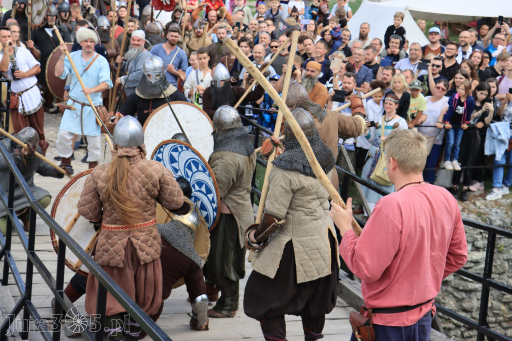 Zamek Ogrodzieniec w Podzamczu - XVIII Najazd Barbarzyńców.