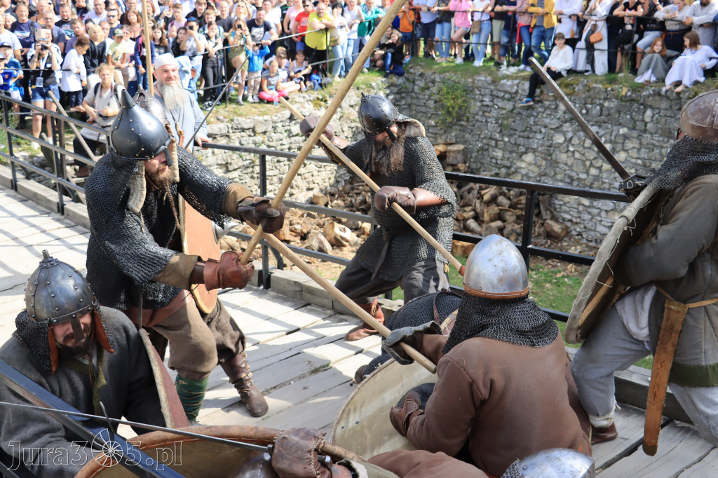 Zamek Ogrodzieniec w Podzamczu - XVIII Najazd Barbarzyńców.