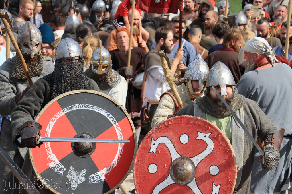Zamek Ogrodzieniec w Podzamczu - XVIII Najazd Barbarzyńców.