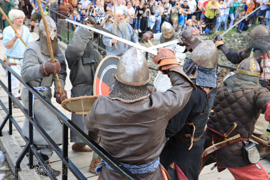 Zamek Ogrodzieniec w Podzamczu - XVIII Najazd Barbarzyńców.