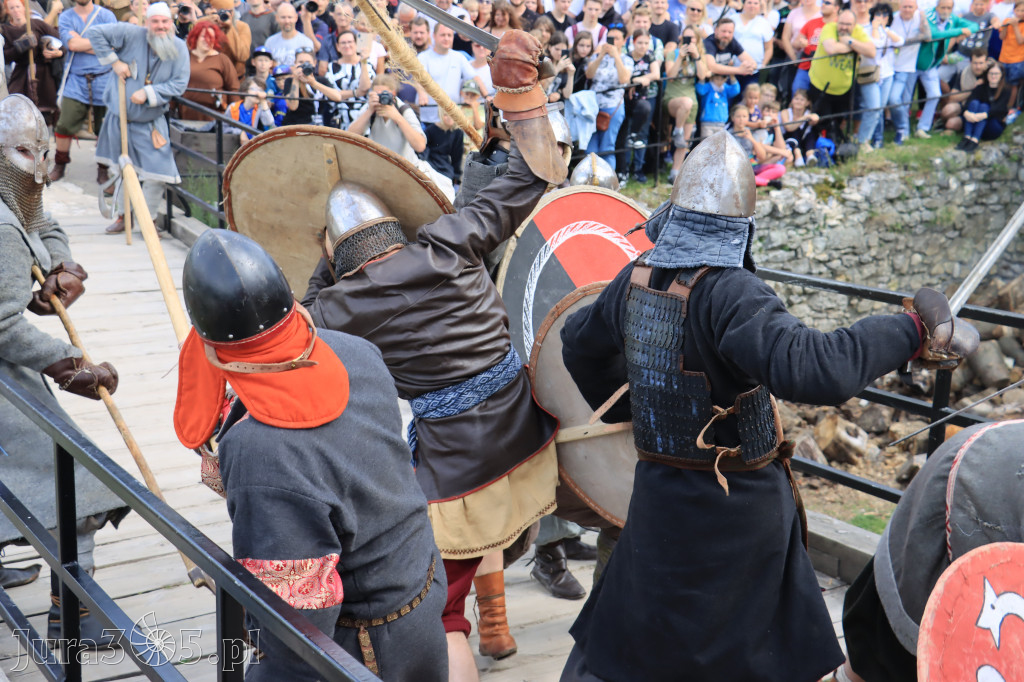 Zamek Ogrodzieniec w Podzamczu - XVIII Najazd Barbarzyńców.