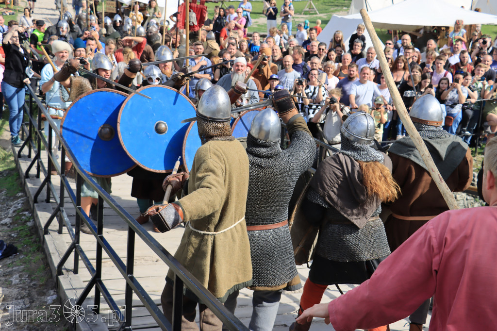Zamek Ogrodzieniec w Podzamczu - XVIII Najazd Barbarzyńców.