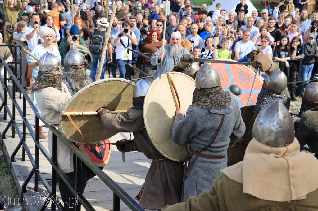 Zamek Ogrodzieniec w Podzamczu - XVIII Najazd Barbarzyńców.