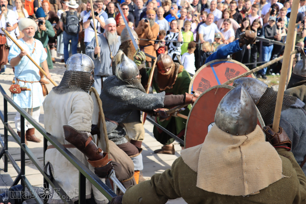 Zamek Ogrodzieniec w Podzamczu - XVIII Najazd Barbarzyńców.