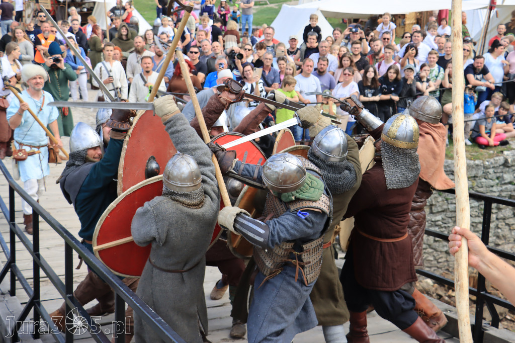 Zamek Ogrodzieniec w Podzamczu - XVIII Najazd Barbarzyńców.