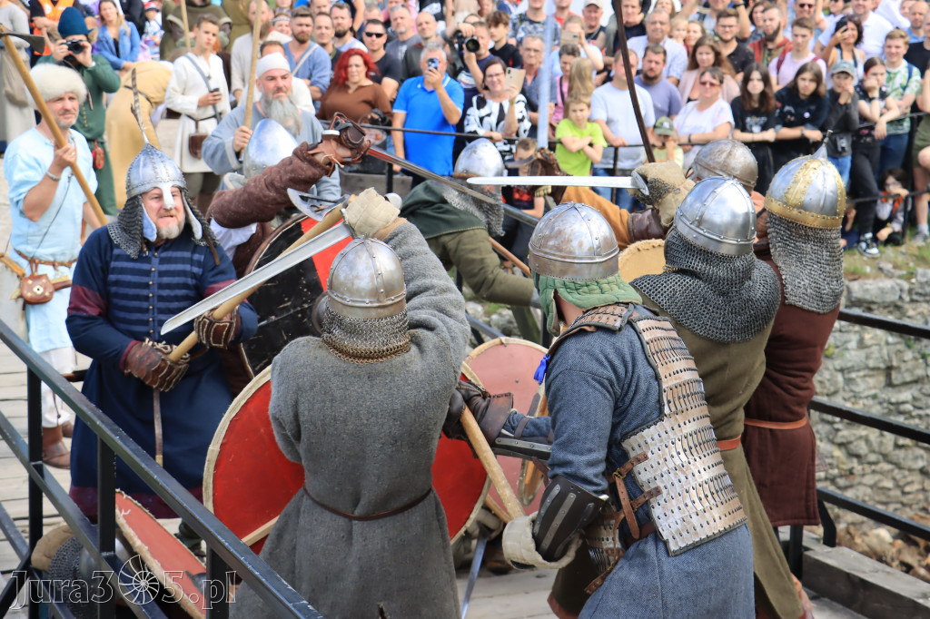 Zamek Ogrodzieniec w Podzamczu - XVIII Najazd Barbarzyńców.