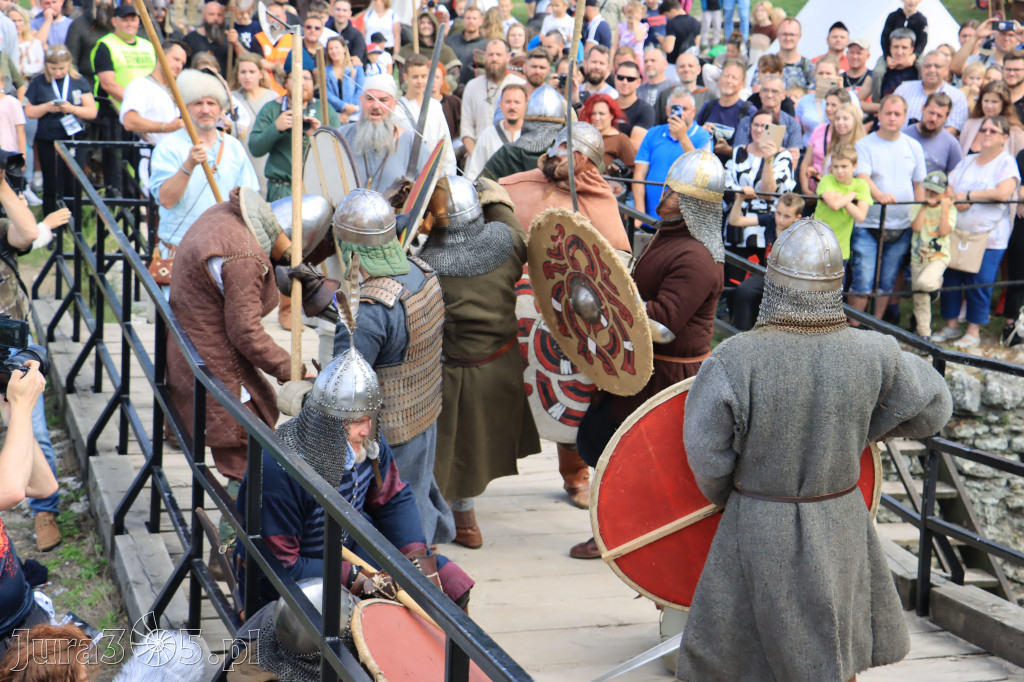 Zamek Ogrodzieniec w Podzamczu - XVIII Najazd Barbarzyńców.