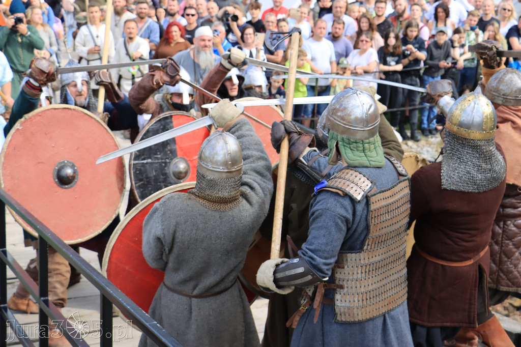 Zamek Ogrodzieniec w Podzamczu - XVIII Najazd Barbarzyńców.