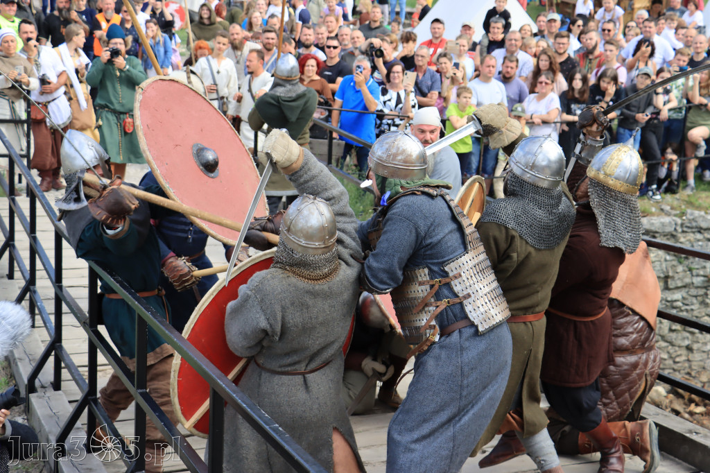 Zamek Ogrodzieniec w Podzamczu - XVIII Najazd Barbarzyńców.