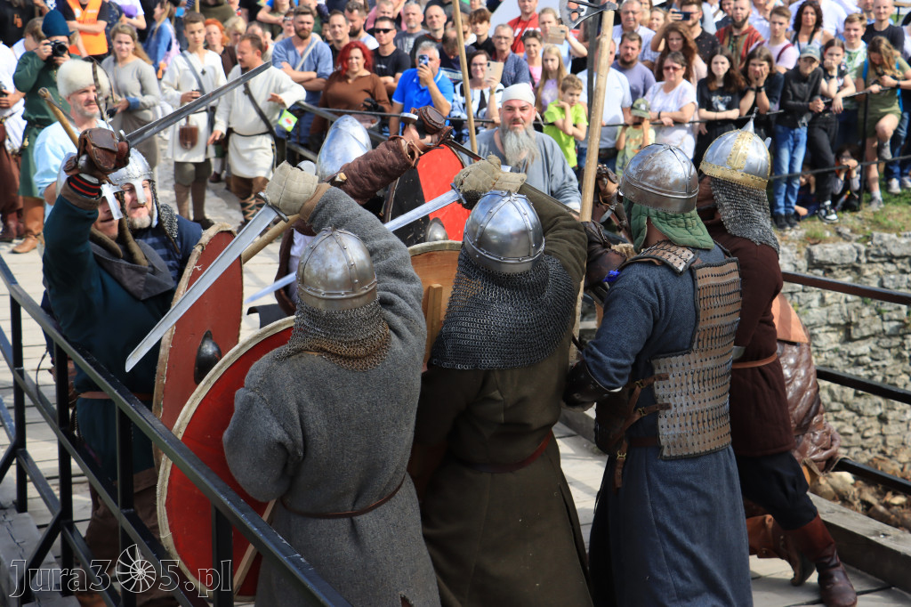 Zamek Ogrodzieniec w Podzamczu - XVIII Najazd Barbarzyńców.