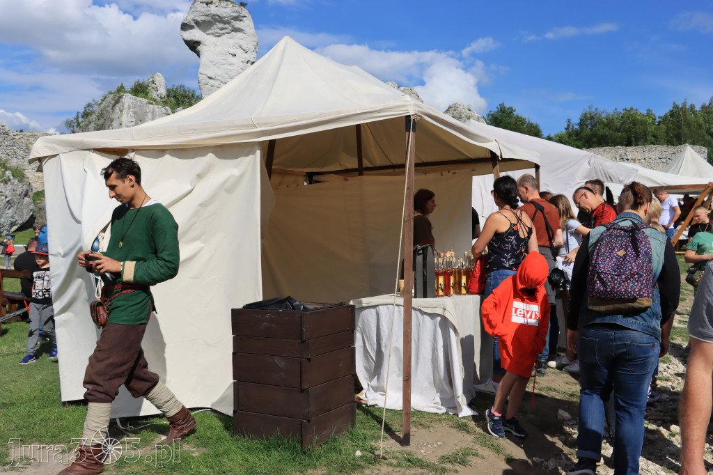 Zamek Ogrodzieniec w Podzamczu - XVIII Najazd Barbarzyńców.