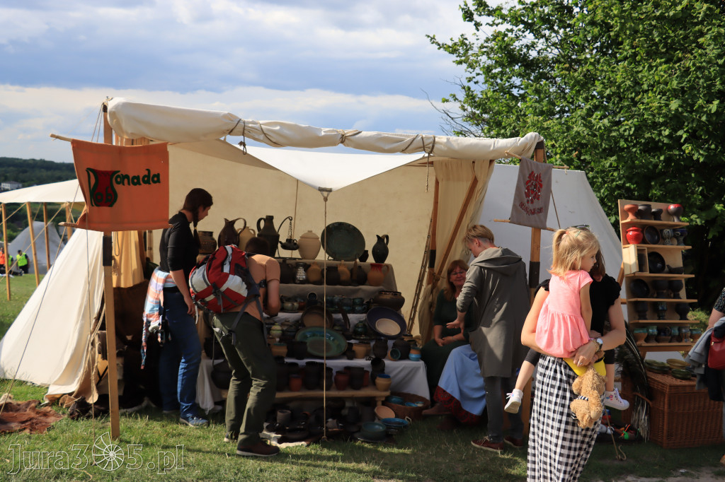 Zamek Ogrodzieniec w Podzamczu - XVIII Najazd Barbarzyńców.