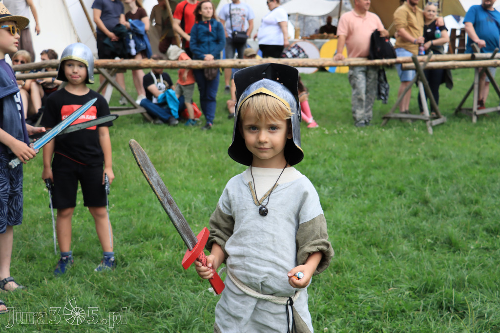 Zamek Ogrodzieniec w Podzamczu - XVIII Najazd Barbarzyńców.