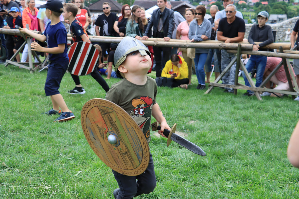 Zamek Ogrodzieniec w Podzamczu - XVIII Najazd Barbarzyńców.