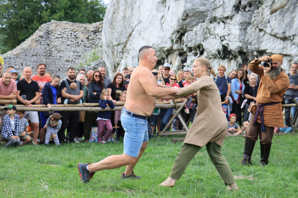 Zamek Ogrodzieniec w Podzamczu - XVIII Najazd Barbarzyńców.