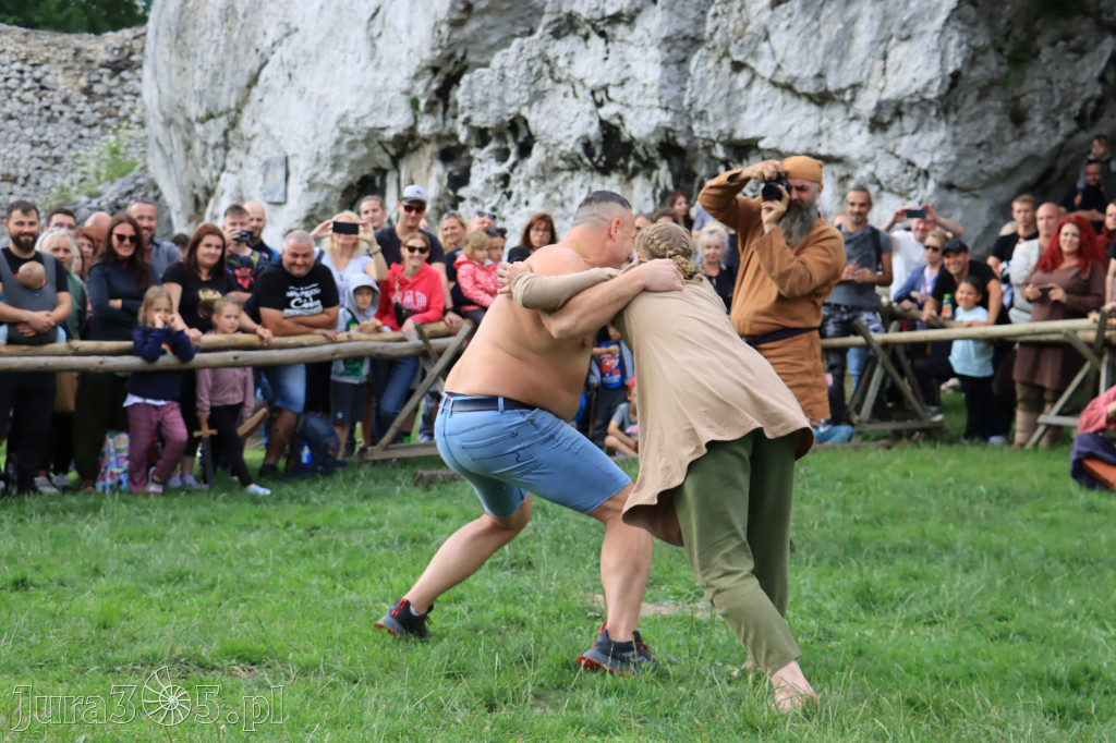 Zamek Ogrodzieniec w Podzamczu - XVIII Najazd Barbarzyńców.