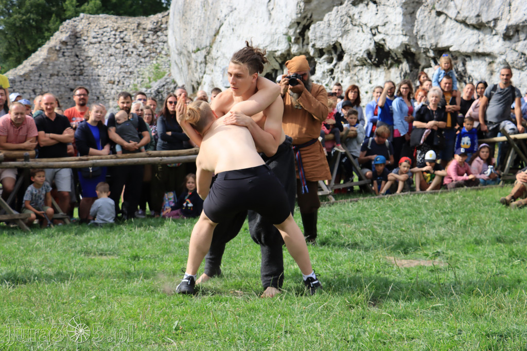 Zamek Ogrodzieniec w Podzamczu - XVIII Najazd Barbarzyńców.