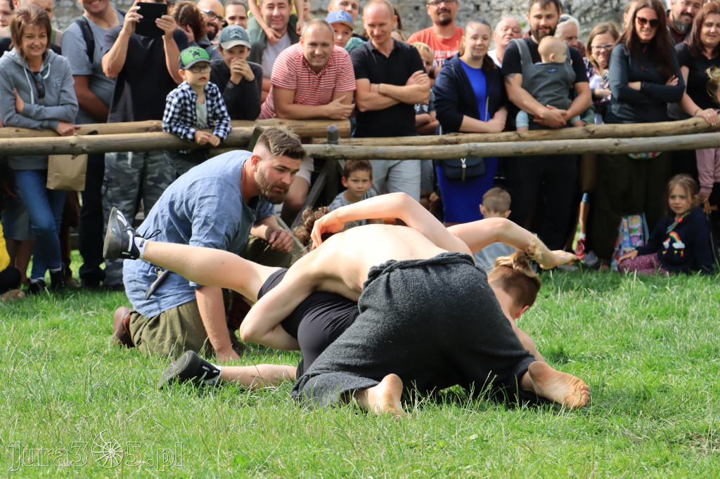 Zamek Ogrodzieniec w Podzamczu - XVIII Najazd Barbarzyńców.