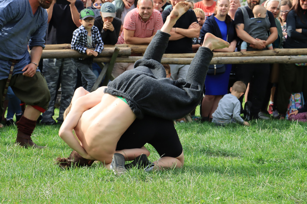 Zamek Ogrodzieniec w Podzamczu - XVIII Najazd Barbarzyńców.
