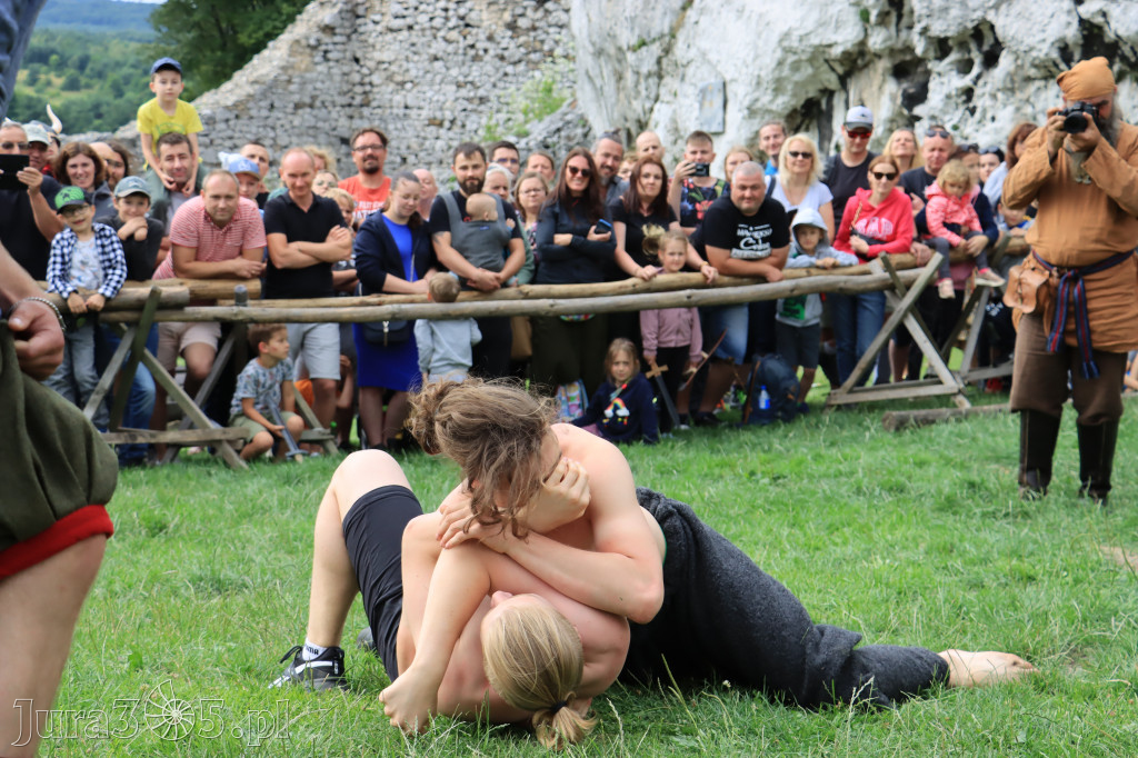 Zamek Ogrodzieniec w Podzamczu - XVIII Najazd Barbarzyńców.