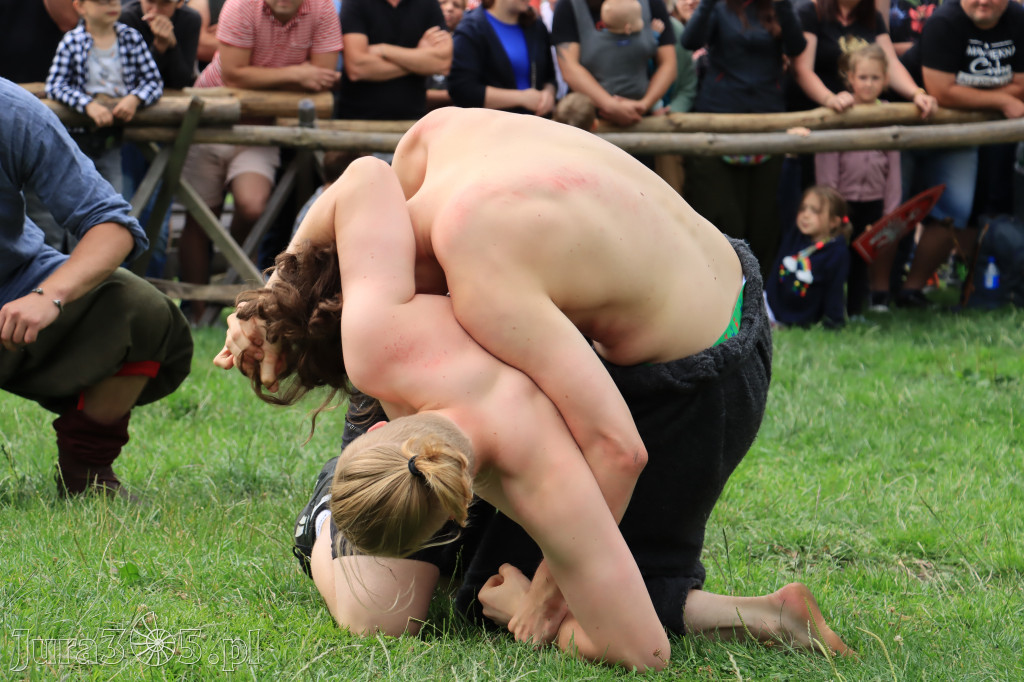 Zamek Ogrodzieniec w Podzamczu - XVIII Najazd Barbarzyńców.