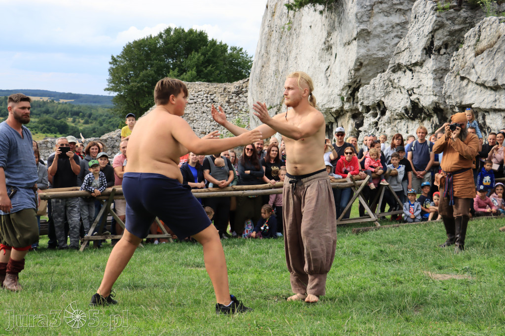 Zamek Ogrodzieniec w Podzamczu - XVIII Najazd Barbarzyńców.