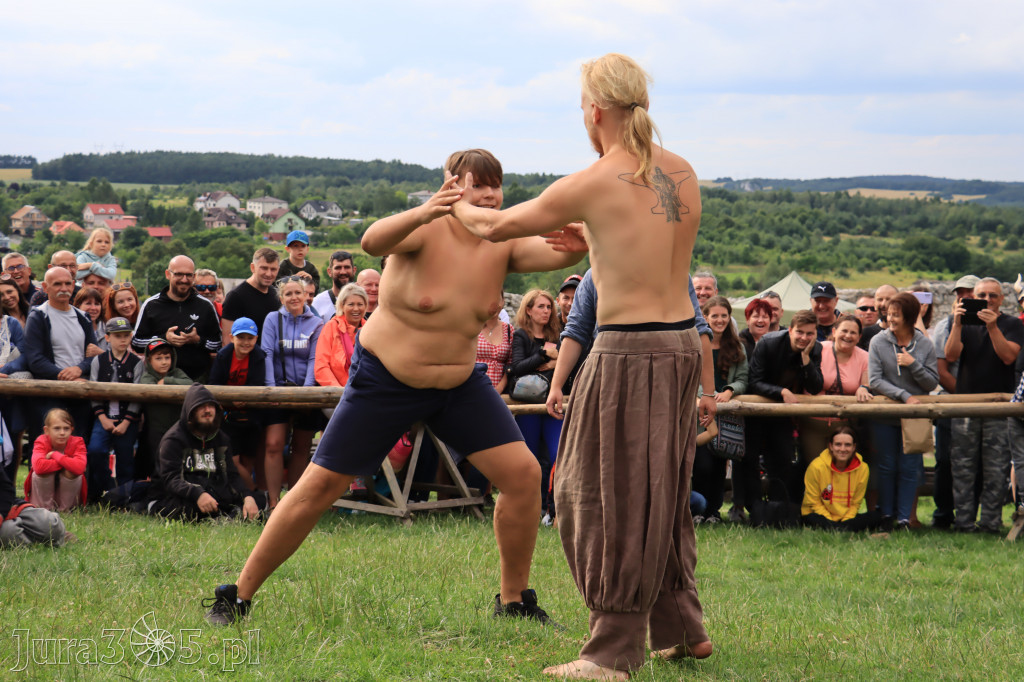 Zamek Ogrodzieniec w Podzamczu - XVIII Najazd Barbarzyńców.