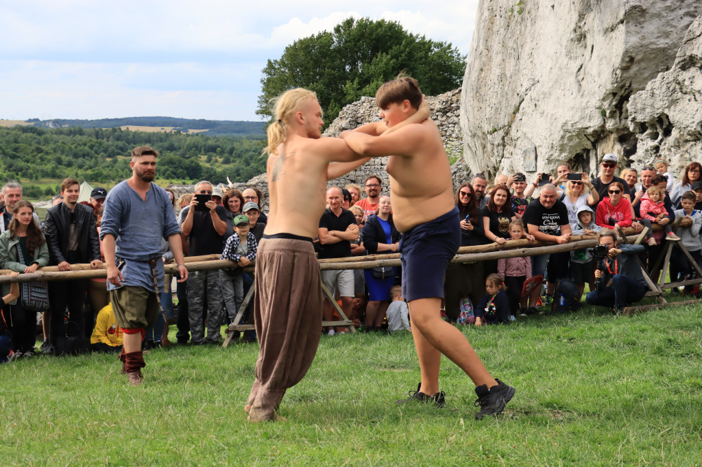 Zamek Ogrodzieniec w Podzamczu - XVIII Najazd Barbarzyńców.