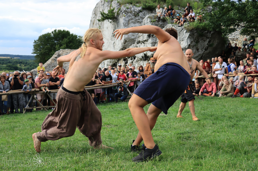 Zamek Ogrodzieniec w Podzamczu - XVIII Najazd Barbarzyńców.