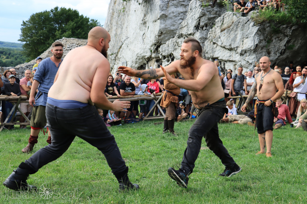 Zamek Ogrodzieniec w Podzamczu - XVIII Najazd Barbarzyńców.