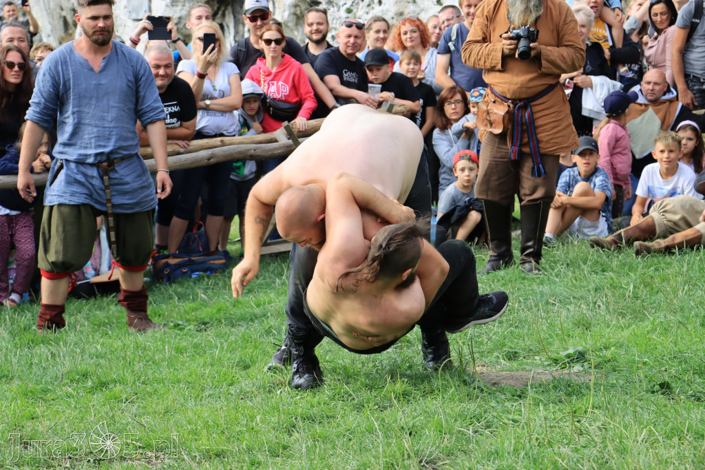 Zamek Ogrodzieniec w Podzamczu - XVIII Najazd Barbarzyńców.