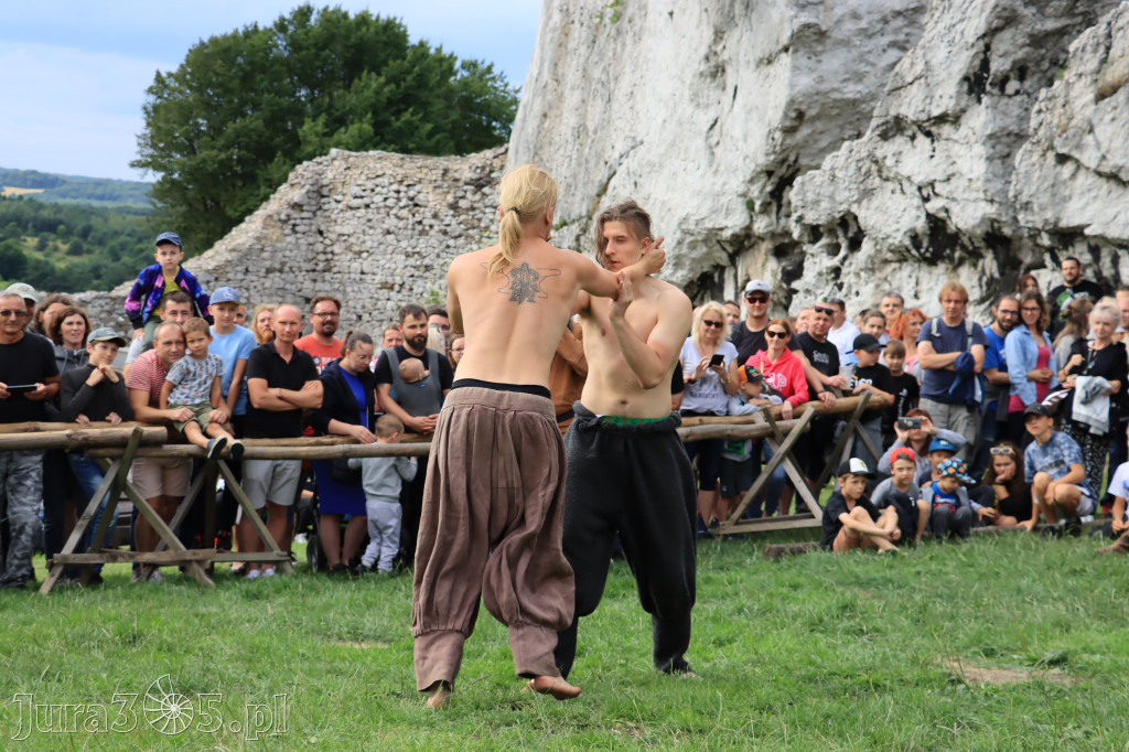 Zamek Ogrodzieniec w Podzamczu - XVIII Najazd Barbarzyńców.