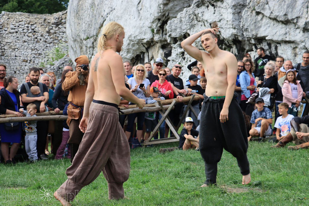 Zamek Ogrodzieniec w Podzamczu - XVIII Najazd Barbarzyńców.